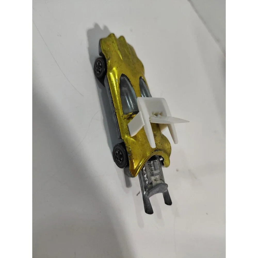 Hot Wheels 1:64 Die Cast Red Line 1969 USA Swingin' Wing Car